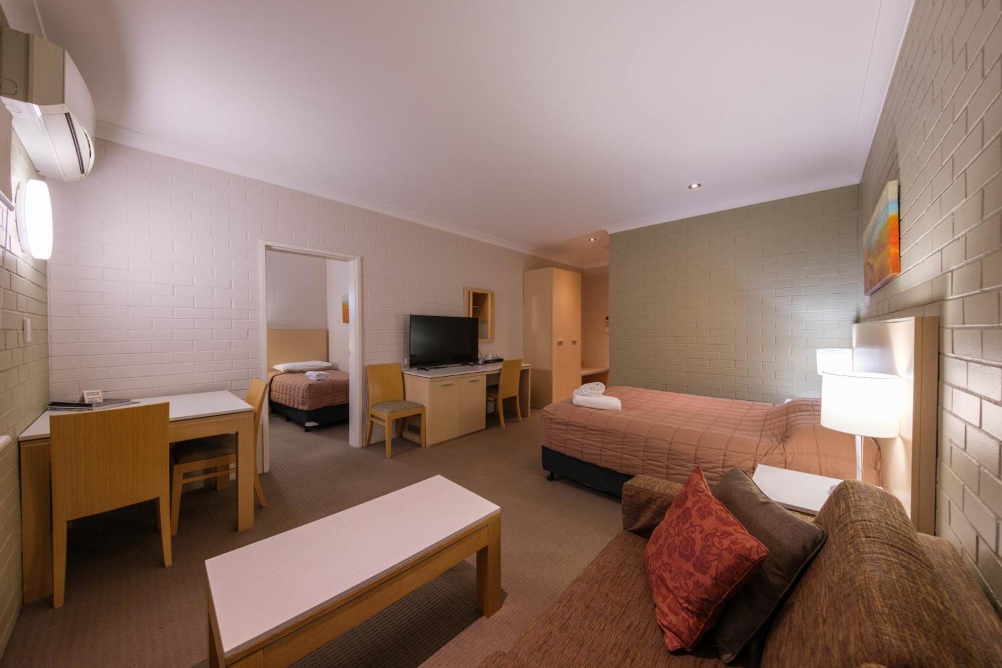 Imperial Motel Боурал Экстерьер фото